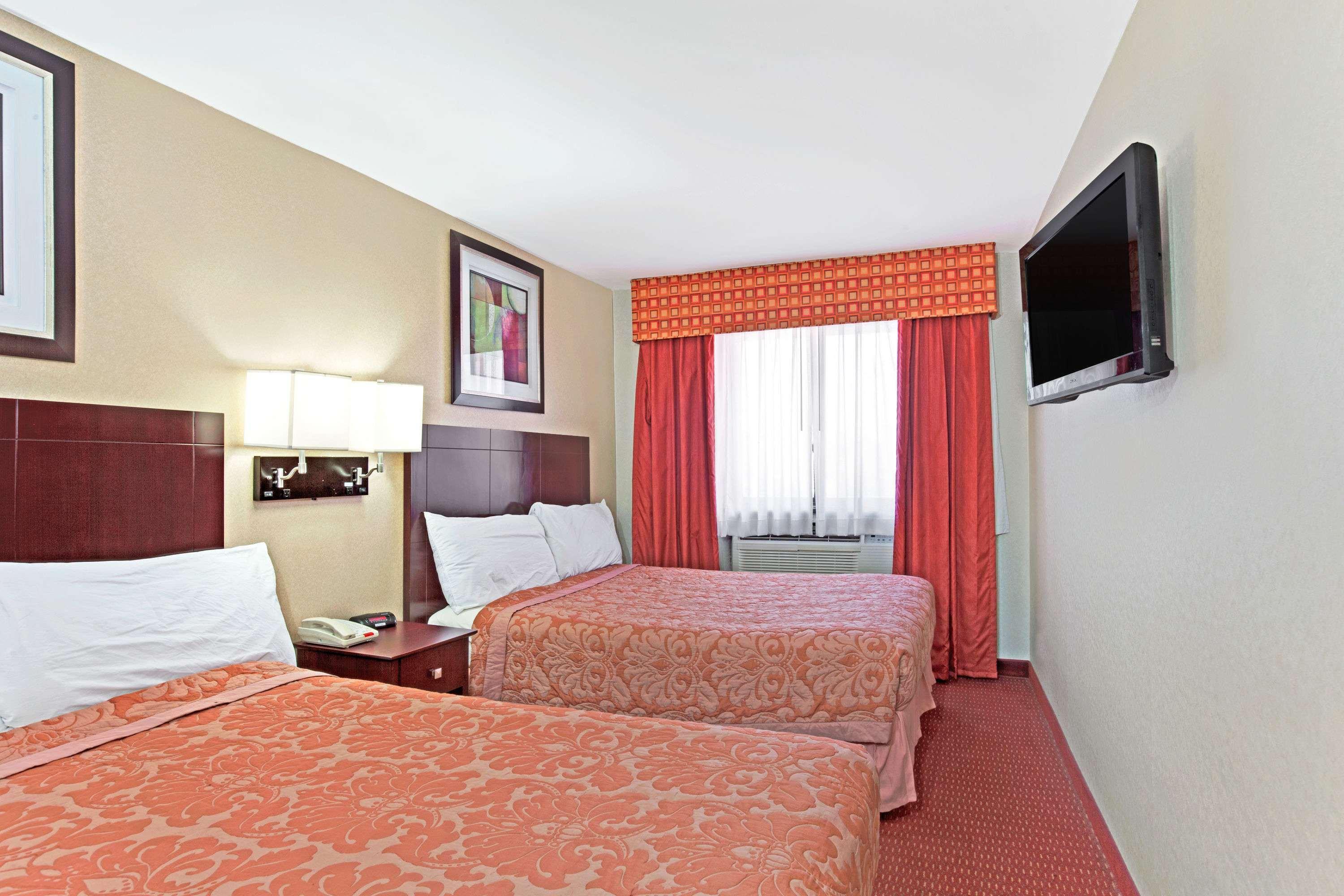 Super 8 By Wyndham Long Island City Lga Hotel New York Ngoại thất bức ảnh