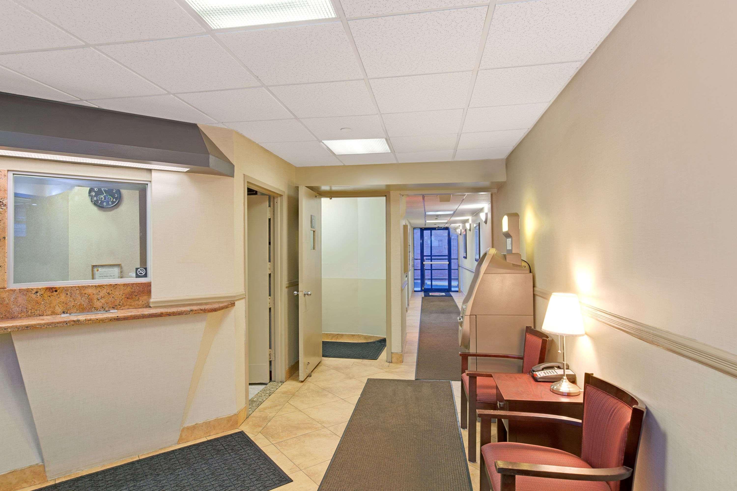 Super 8 By Wyndham Long Island City Lga Hotel New York Ngoại thất bức ảnh
